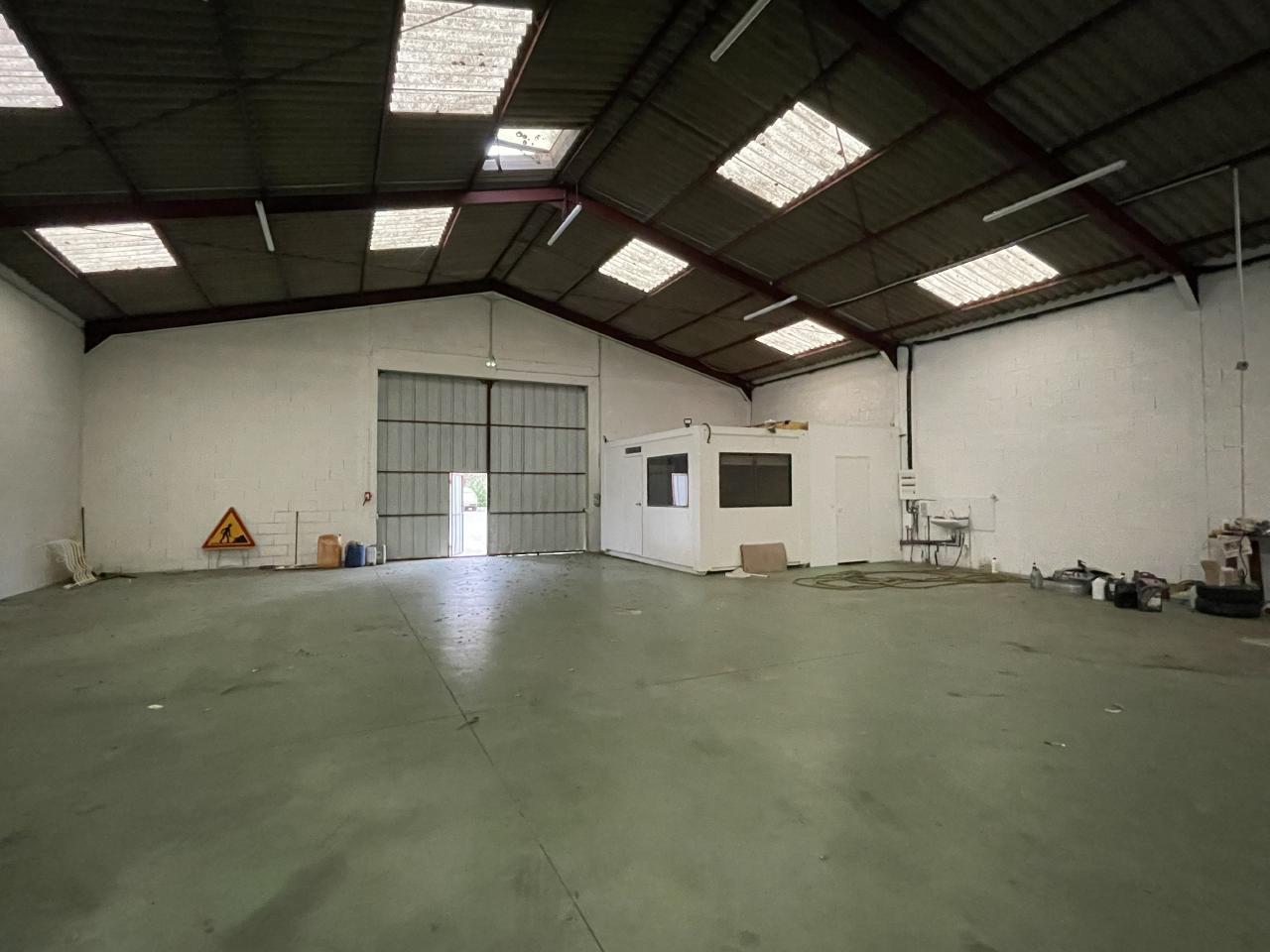 Local d'activité Monts 350m² Vente local d'activité Monts Indre-et-Loire OVACT2200749 0